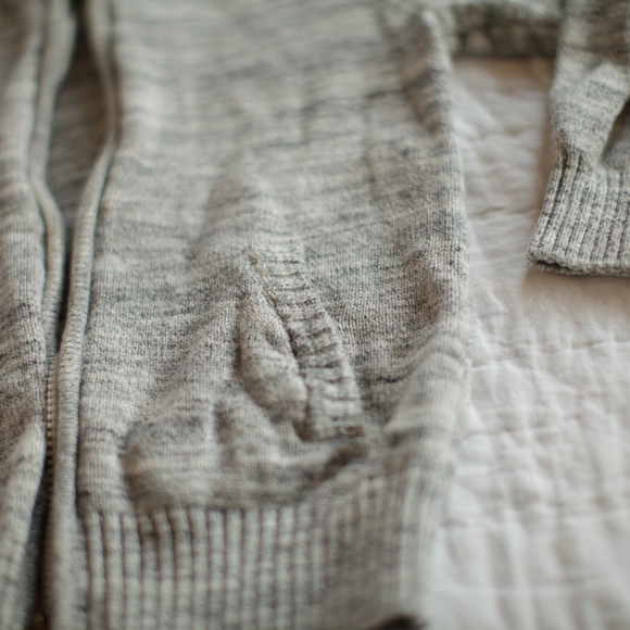 H&M Boys Grey Zip Up Sweater - Picture 2 of 3